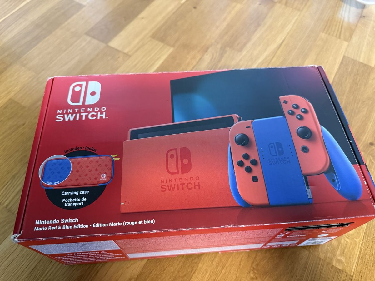 Nintendo Consoles: Nintendo Switch Mario Red & Blue Edition OVP – D'occasion à Oberönz par sheky01 1