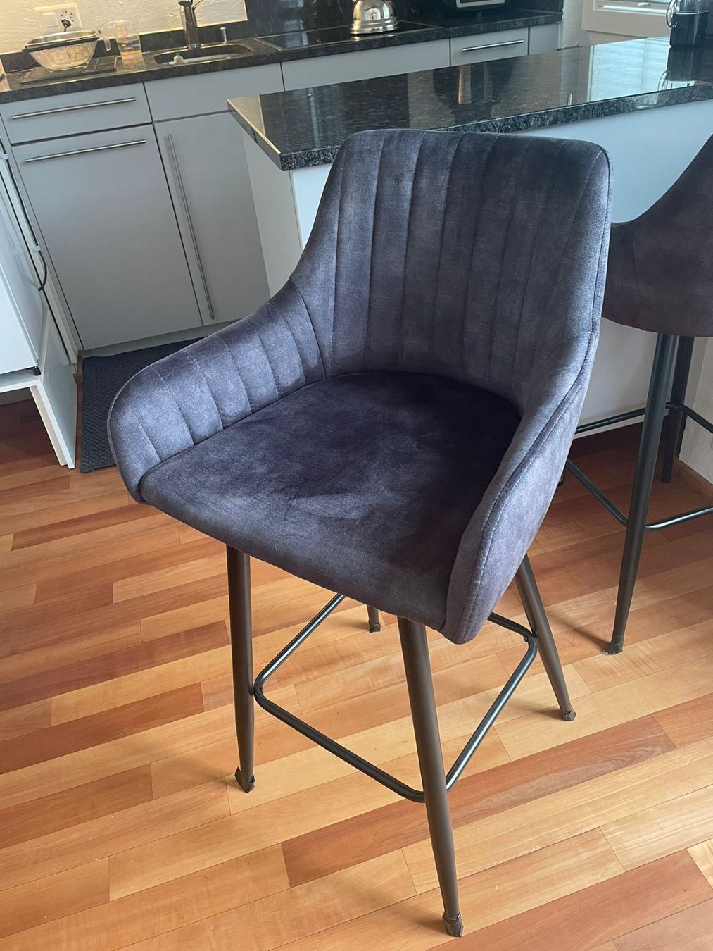 Gonser Sgabelli: Barhocker Samt LEE 2er Set anthrazit – Usato da Stäfa venduto da jea_5hfg 1