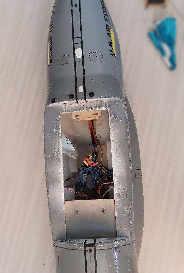 Modellismo RC: C17 Globalmaster 1410mm Spw. mit Heckklappe – Usato da Eschlikon TG venduto da Mitjet 7