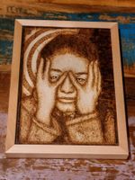 Portrait einer jungen Frau, Holzgebranntes Werk, Unikat