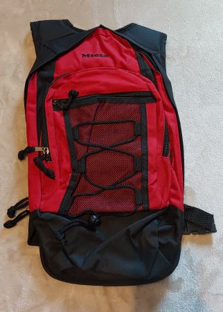 Grosszügiger Rucksack Rot, unbenutzt Neu!