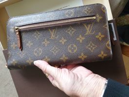 Louis Vuitton Insolite Armag M66566
