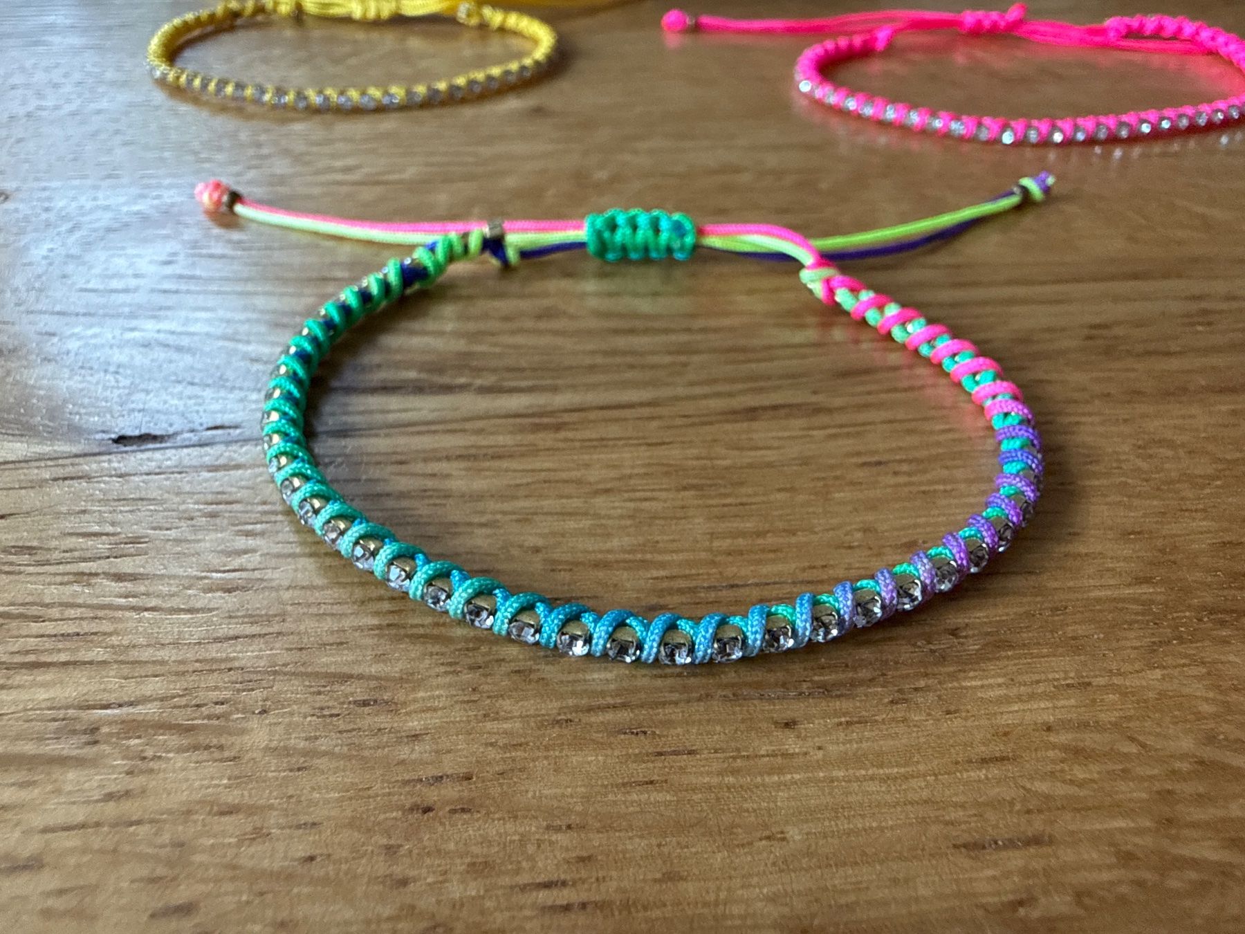 Bracciali & Braccialetti: 3 neue Armbänder mit Strass - Einheitsgrösse – Nuovo (secondo la descrizione) da Basel venduto da jetzt-wird-gemistet 1
