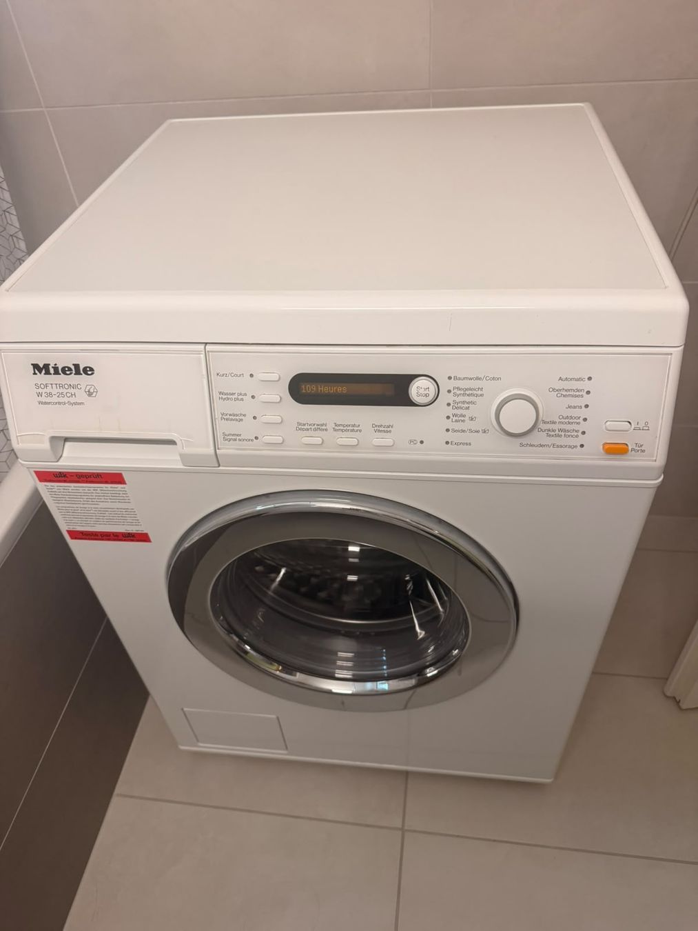 Miele Machines à laver: Lave linge Miele softtronic W38-25CH  – D'occasion à Hauterive NE par car_p2jx 1