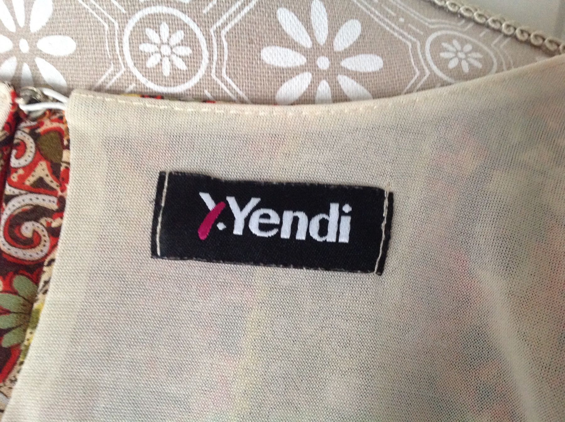 Vestiti: Yendi - robe - M – Usato da Sion venduto da accroshoes 5