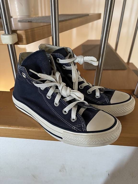Converse Chaussures hommes: Converse 37.5 bleu – D'occasion à Perroy par barballalla 1