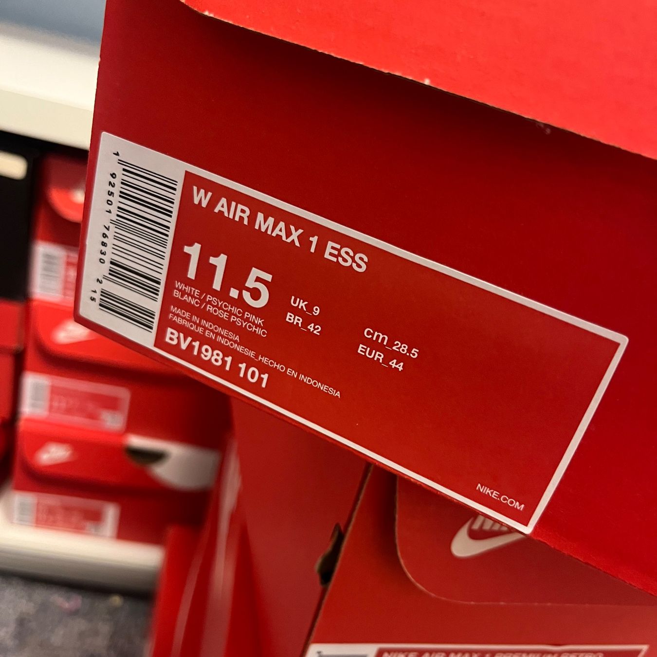 Nike Scarpe da uomo: Nike Air Max Essentiel Pink – Nuovo (secondo la descrizione) da Winterthur venduto da LaBodega 1