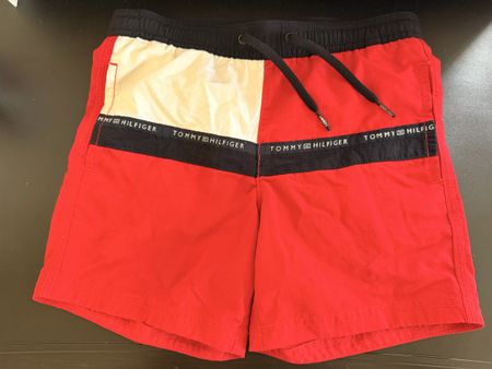 Tommy Hilfiger Badehosen 6-7 years, great condition!