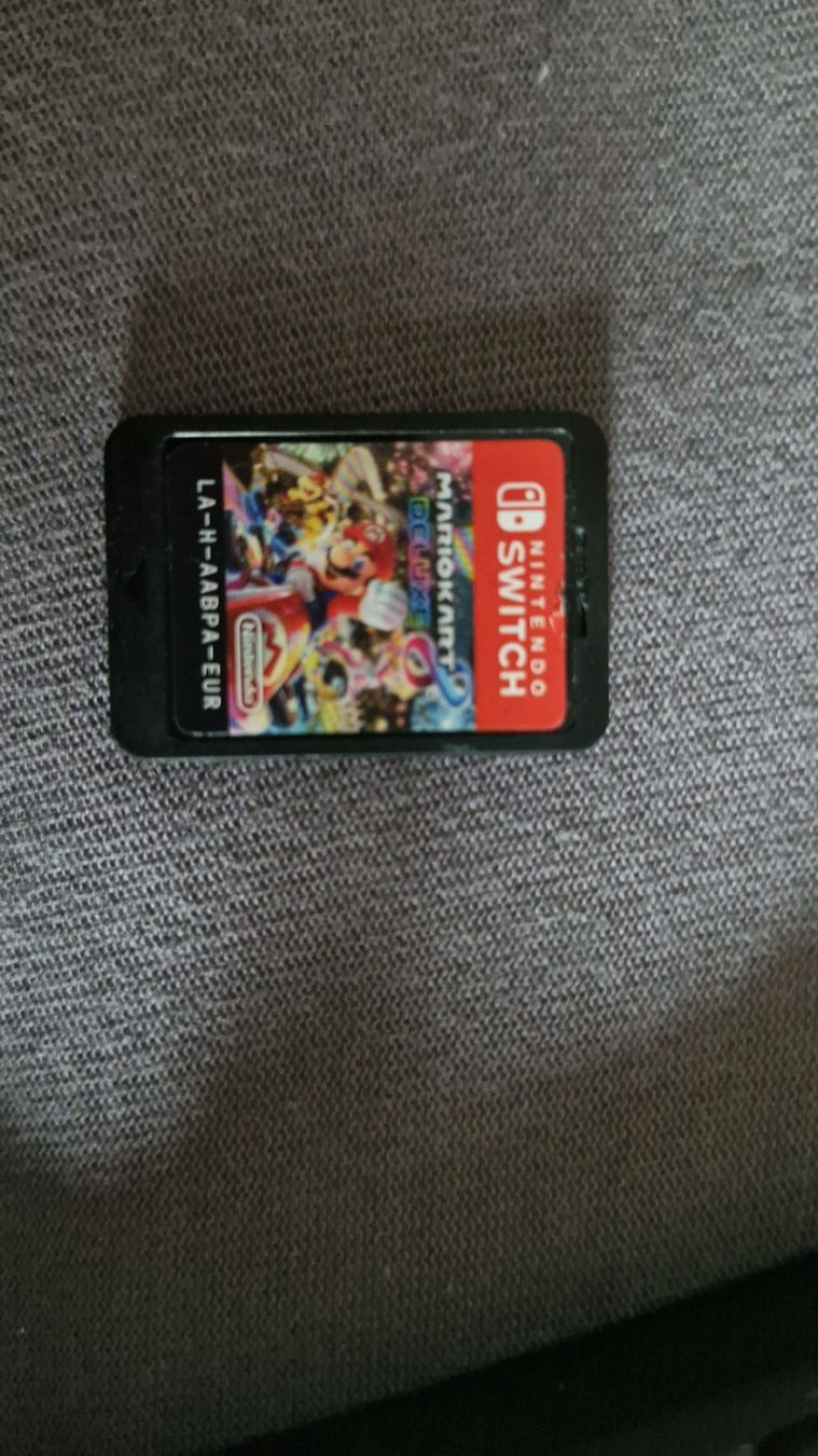 Nintendo Konsolen: Nitendo Switch mit Mario Kart 8 Deluxe – Gebraucht aus Kreuzlingen von mar_z585 1