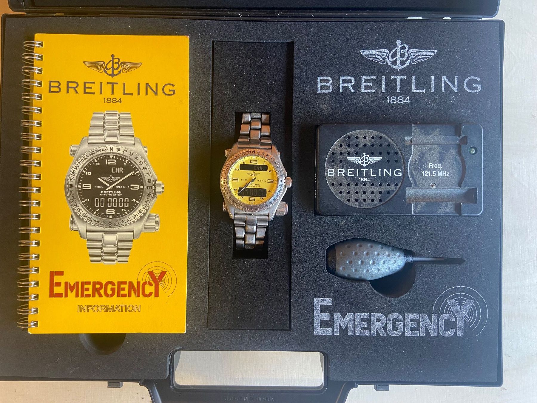 Breitling Orologi: Breitling Emergency kpl mit Koffer – Usato da Embrach venduto da Toeffan 1