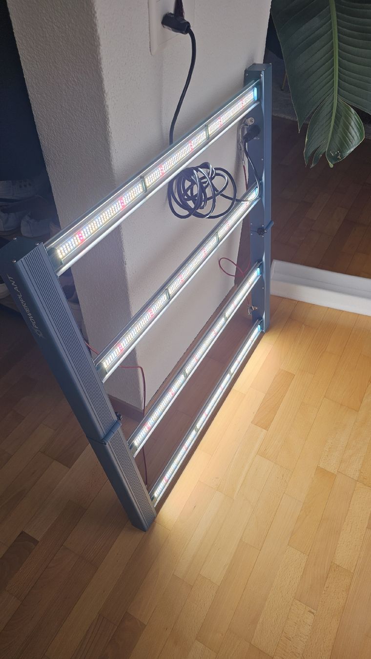 Lampade: PowerPlant 400W LED Grow Light komplett mit Controller – Usato da Au ZH venduto da Juka-BTC 4