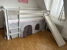 Hochbett mit Rutsche