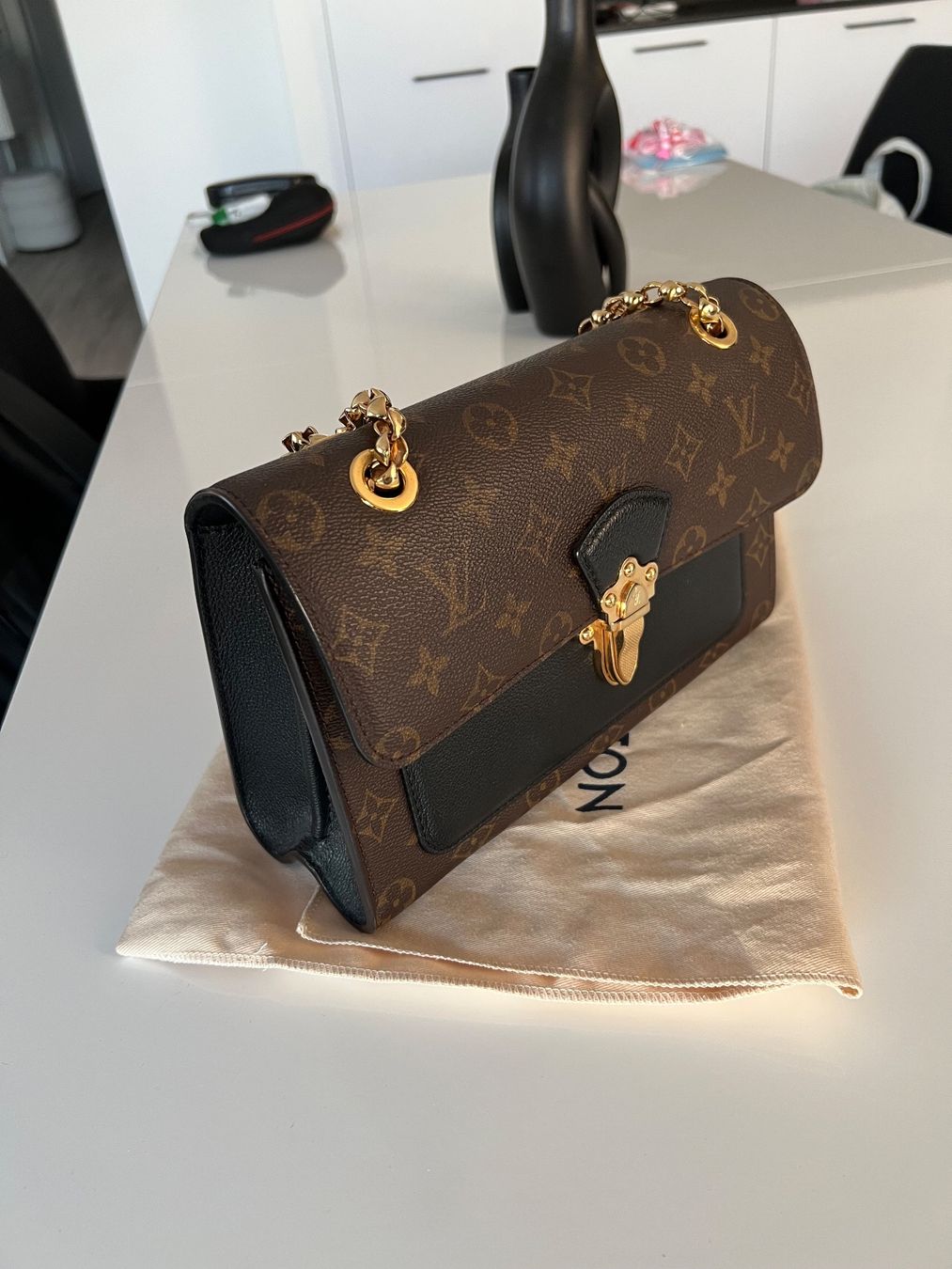 Louis Vuitton Borse da donna: Sac Louis Vuitton, modèle Victoire – Usato da Epalinges venduto da luc_25zt 1