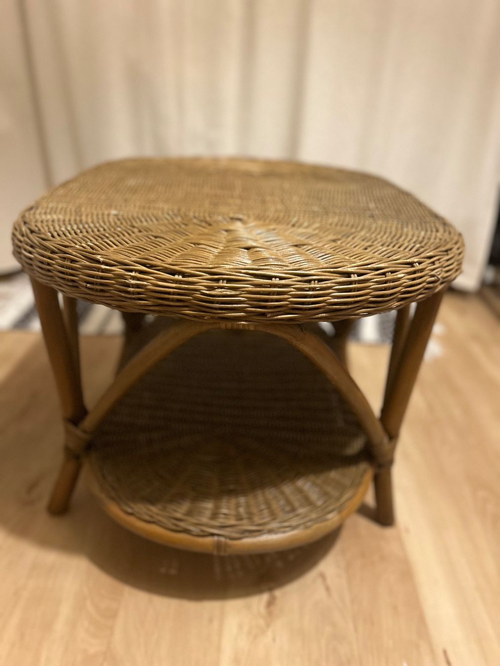 Tavoli: Rattantisch / Couchtisch mit Ablage  gepflegt – Usato da Haldenstein venduto da gab_wpv7 1