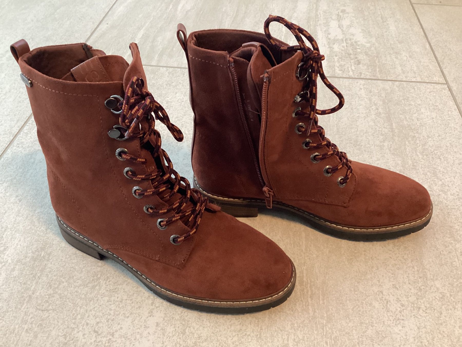 Esprit Scarpe da donna: Stiefeletten von ESPRIT Gr. 37 – Usato da Riehen venduto da Bibo 2