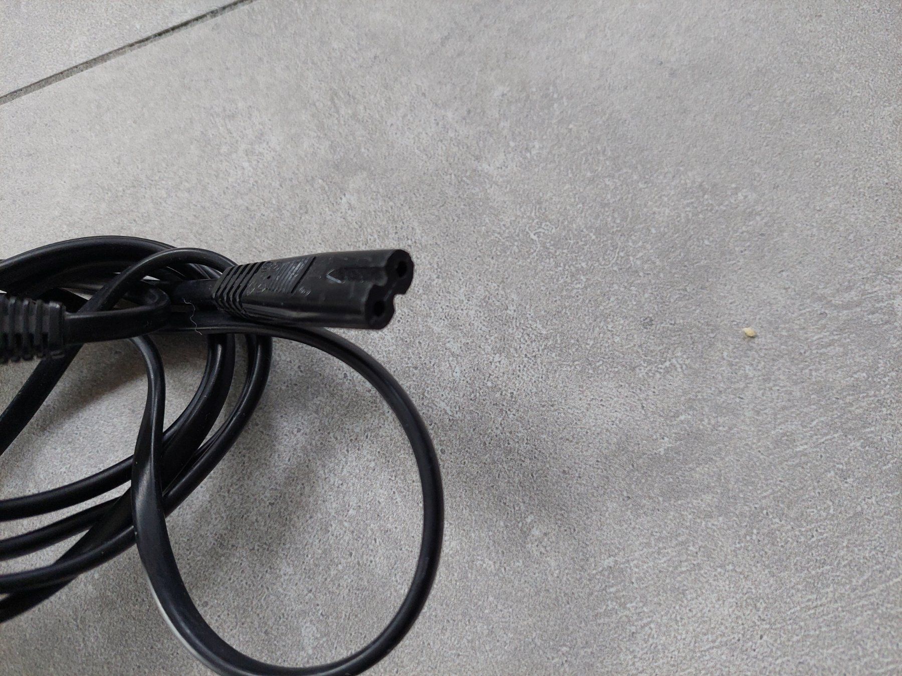 Cavi: CH-Stromkabel T13 - C8 Kabel 170cm – Usato da Wiesendangen venduto da troawus 1