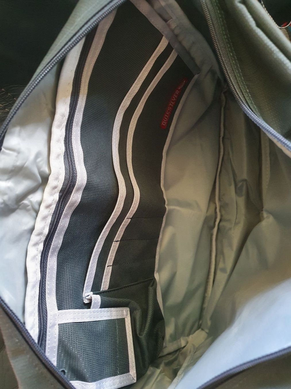 Quiksilver Borse: Graue Quicksilver Tasche, neu – Nuovo e nell'imballaggio originale da Muttenz venduto da pixopus 2