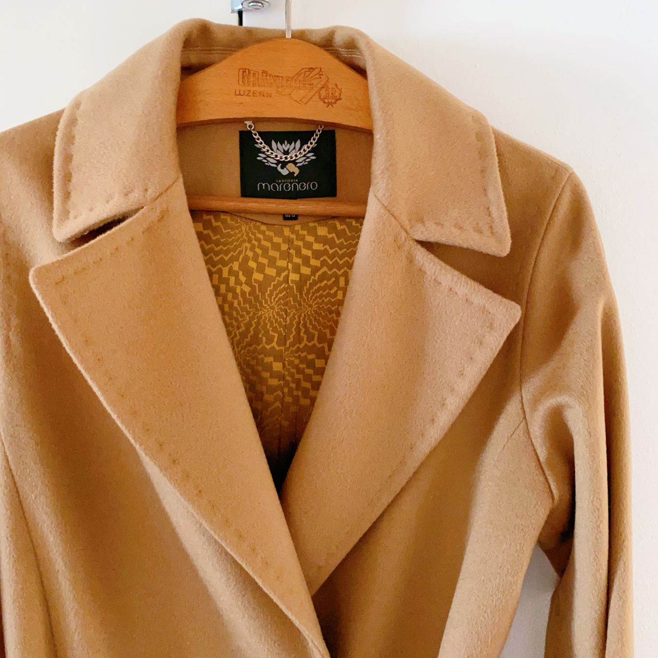 Cappotti: HANDSTITCHED BELTED COAT Klassischer Mantel – Nuovo (secondo la descrizione) da Luzern venduto da Sommer_26 3
