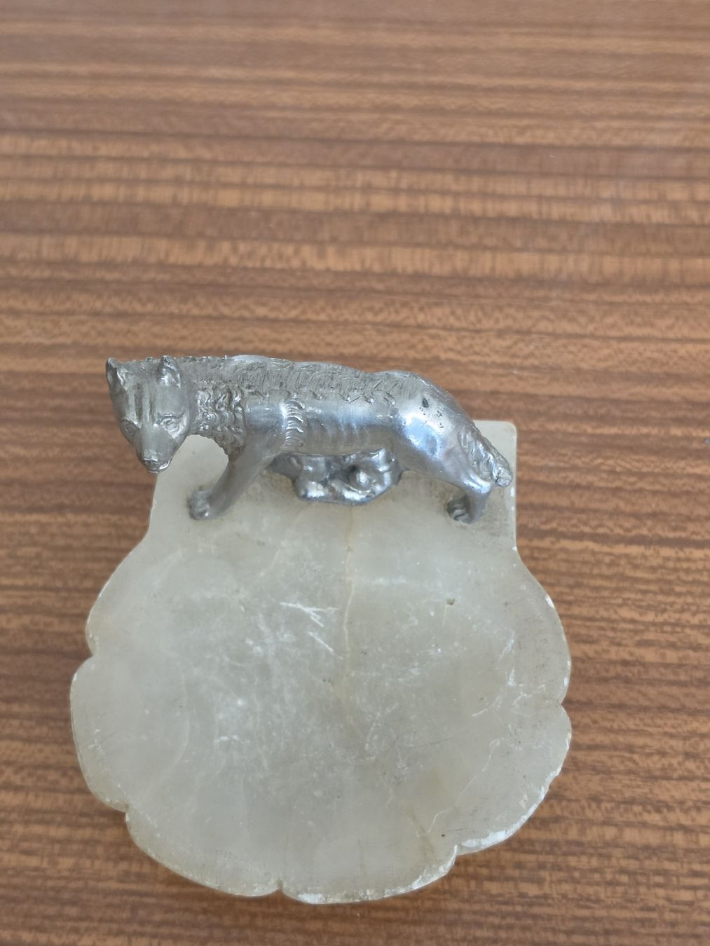 Portacenere: Aschenbecher mit Wolf und Romulus und Remus Figur – Usato da Mettlen venduto da elios0888 1