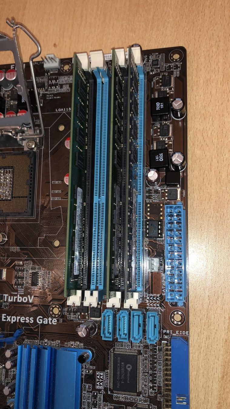 Asus Mainboards: Vends carte mère asus P7H55 M pro – Gebraucht aus Corpataux von pfi_27t6 1