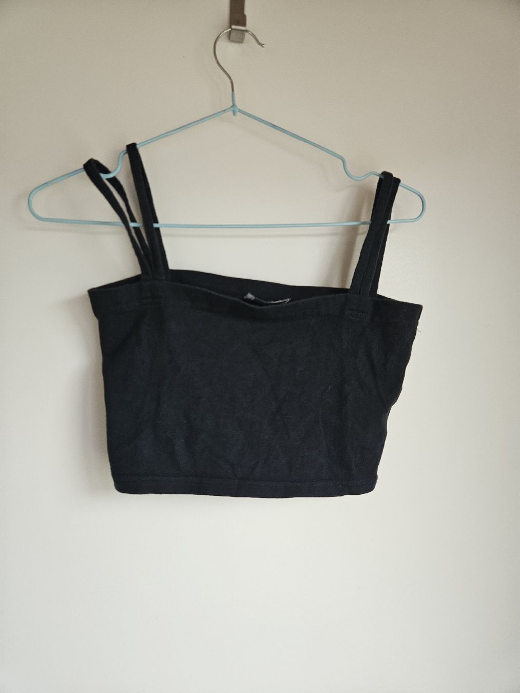 Top: Schwarzes Y.O.U. Crop- Top – Usato da Ebikon venduto da SecondChance_byM