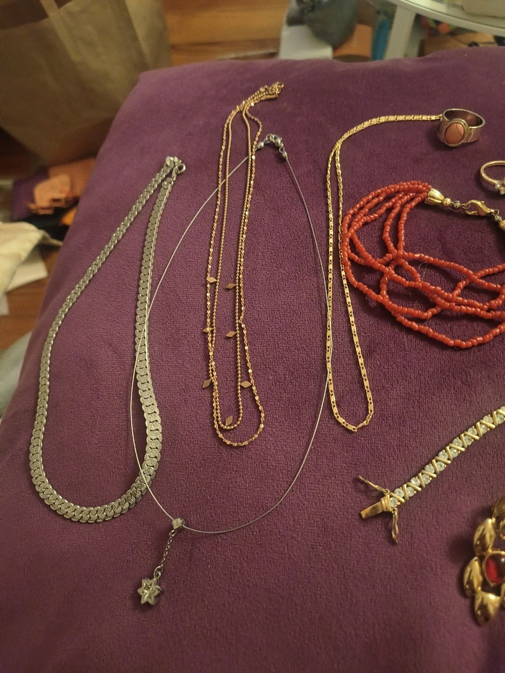 Altri gioielli: lot bijoux diverses  – Usato da Pampigny venduto da Nathbn 1