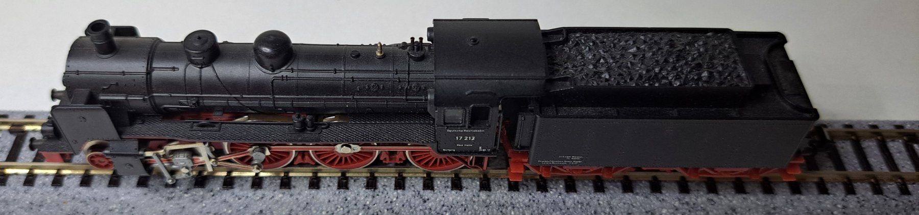 Trix Modellini di ferrovie: BR 17 212 Dampfloki mit Tender Trix Spur N Analog EVP – Usato da Salez venduto da rhb-spur-n 3