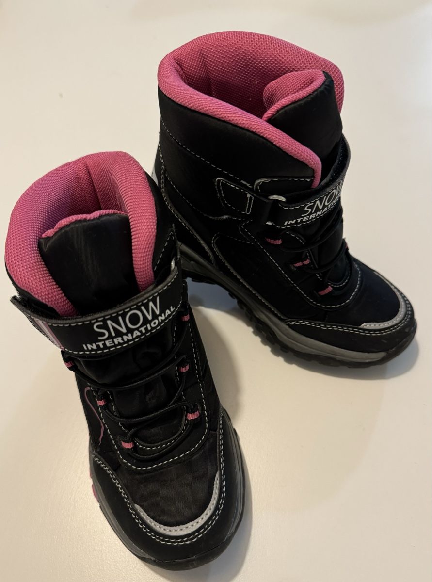 Scarpe per ragazze: Bottes pour l’hiver enfant – Usato da Genève venduto da AS27 1