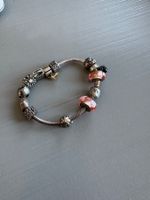 Pandora Armband mit 9 Charms, Top Zustand, zeitlos schön!