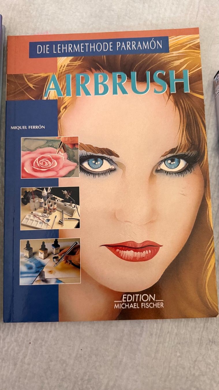 Livres: Airbrush Bücher und eine DVD – Neuf (Voir description) à Winznau par aar_2p6c 2