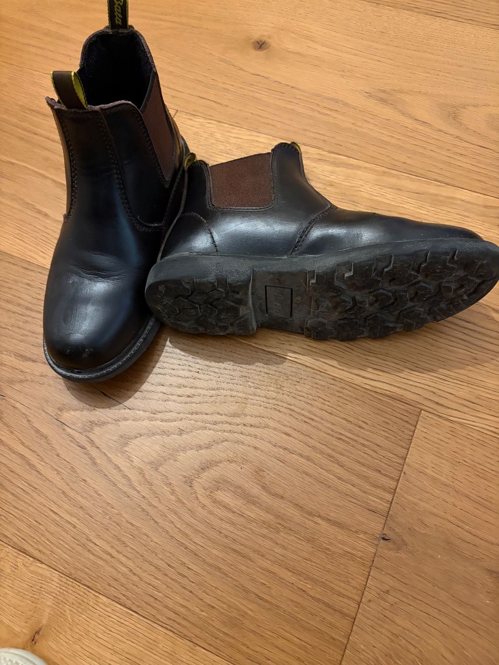 Scarpe per ragazzi: Leder Bata Stiefel 33 – Usato da Kleinlützel venduto da Tamaralinders 4