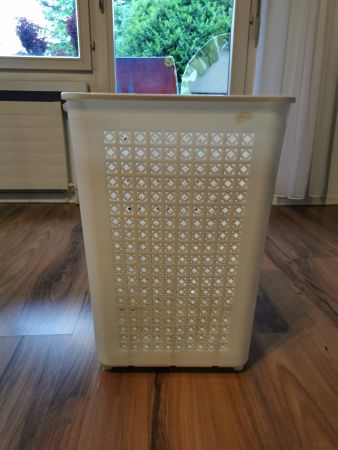 Wäschekorb aus Plastik
