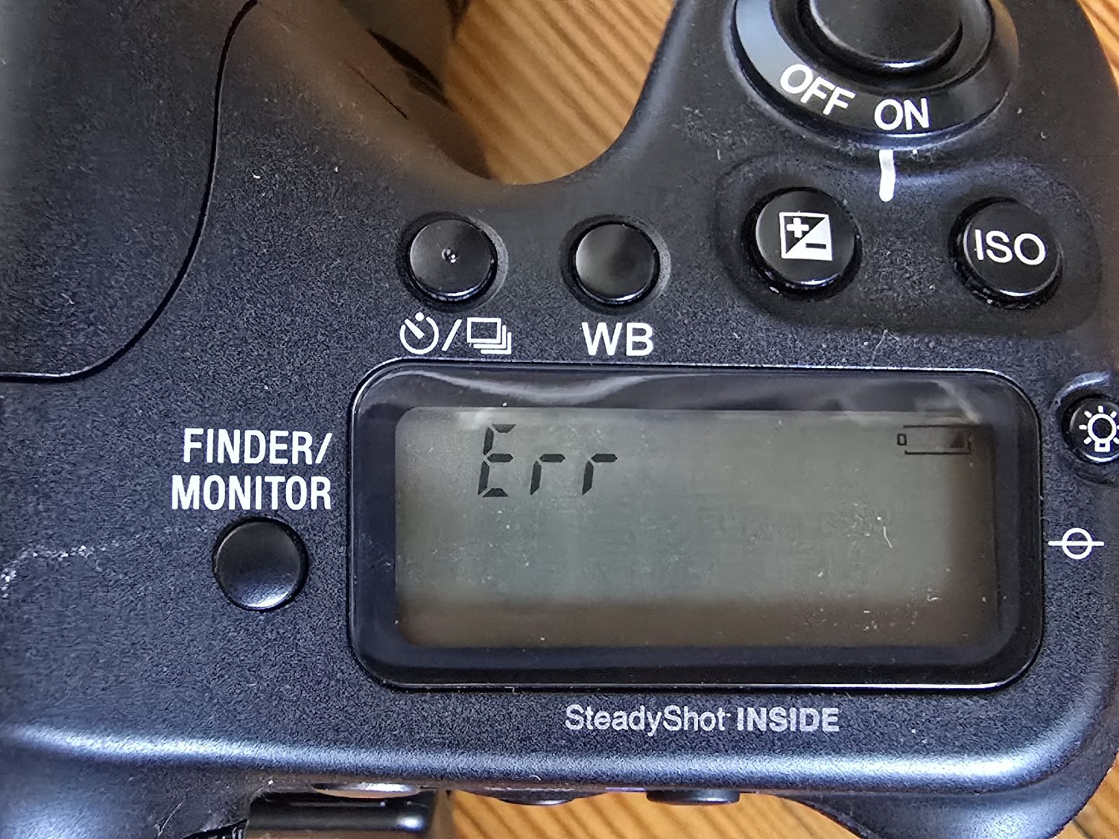 Sony Fotocamera: Sony Alpha 68 a-68 + 2 batteries NP-FM500H avec 2 chargeurs – Difettoso da Fribourg venduto da dom_zyr5 4