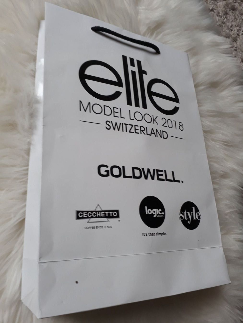 Borse da donna: Elite Model Look 2018 Papiertasche – Usato da Wettingen venduto da Sk8ertomda 1