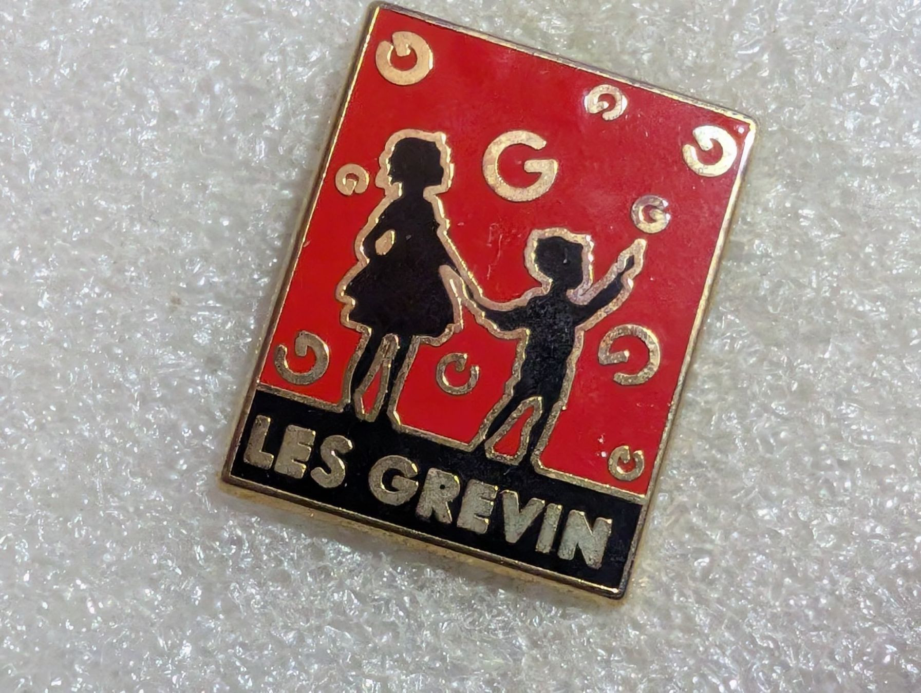 Placchette & Badge: Ansteckpin 215: Les Grevin – Usato da Oppligen venduto da Pin-Fall-Shop