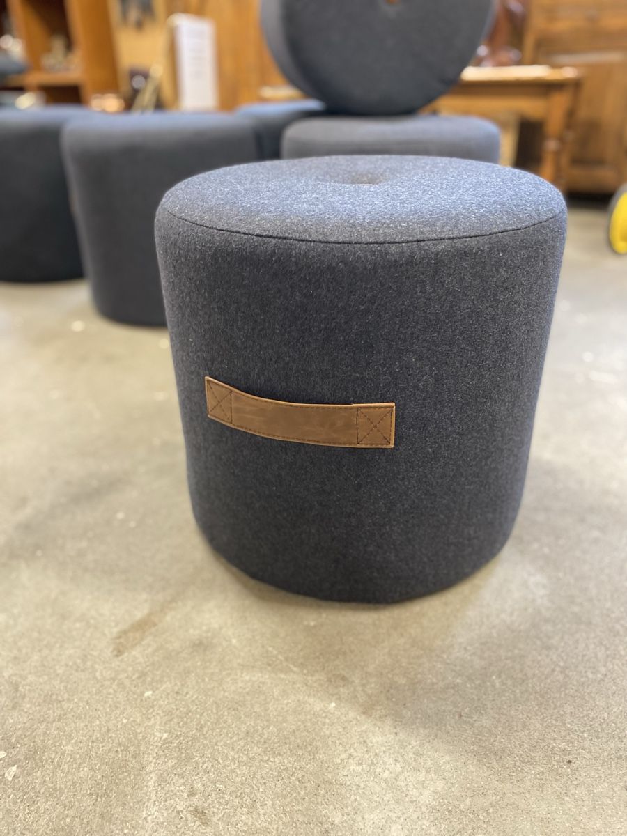 Tabourets: Runder Hocker Anthrazit – D'occasion à Glattbrugg par Pischte.Brockenhaus 2
