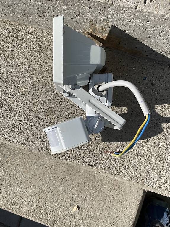 Fari: Scheinwerfer Fluter Bewegungsmelder Sensor Merox – Usato da Riedt b. Erlen venduto da Darksilver 1