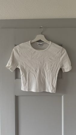 Weisses Mini Rip Crop Top Weekday Gr. M, neuwertig!