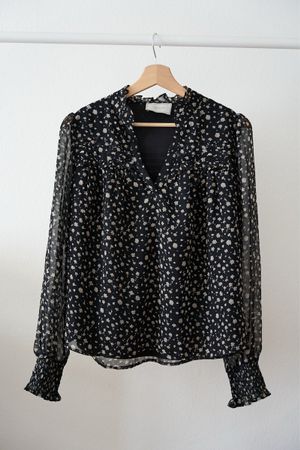 Neo Noir Bluse Grösse 36 Blumen edel