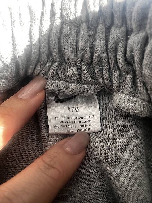 Pantalons: Nike Jogginghosen – D'occasion à Zürich par ej_01 1