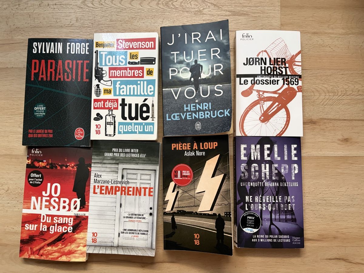 Libri: Lot de 8 polars en français  – Usato da Crissier venduto da Nouchki76