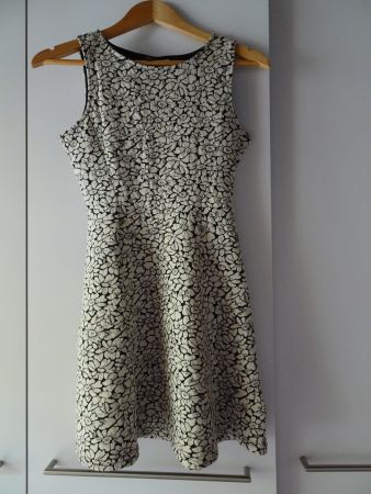 Schwarz-weisses Kleid von H&M Gr. 36 - 251018