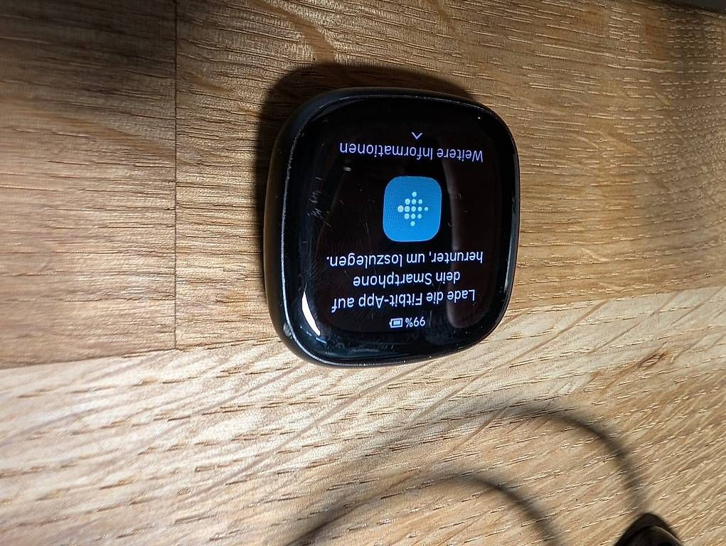 Fitbit Smartwatch: fitbit Versa 4 – Gebraucht aus Gommiswald von Derbeth01 2