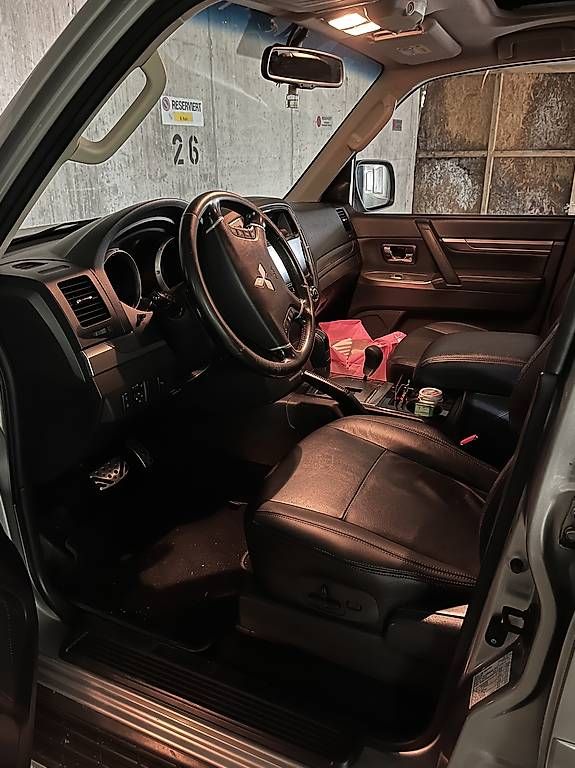 Mitsubishi Automobili: Mitsubishi Pajero 3.2 DI-D Diamond – Usato da Nottwil venduto da Chiara2004 4
