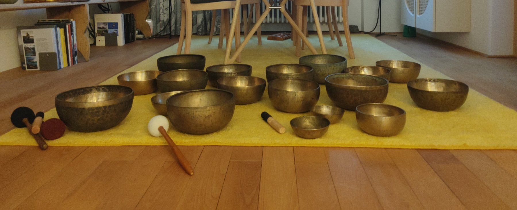 Strumenti musicali: 20 antike Klangschalen – Usato da Thusis venduto da Feldis 7
