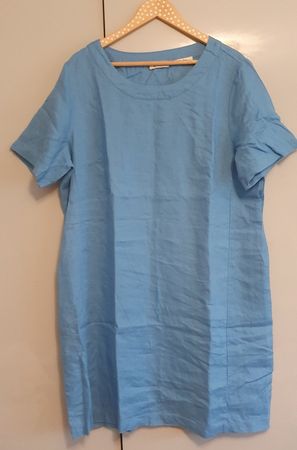 Neues Sommerkleid aus Leinen