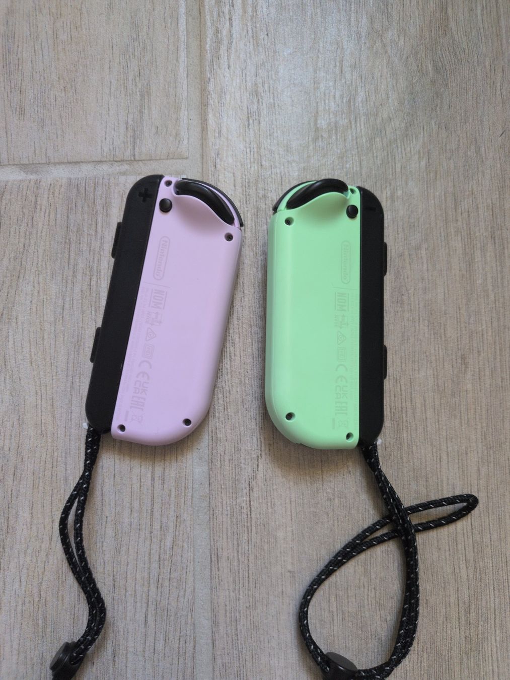 Nintendo Controller: Paire de Joy-Con rose et vert – Gebraucht aus Pully von max_t56z 1
