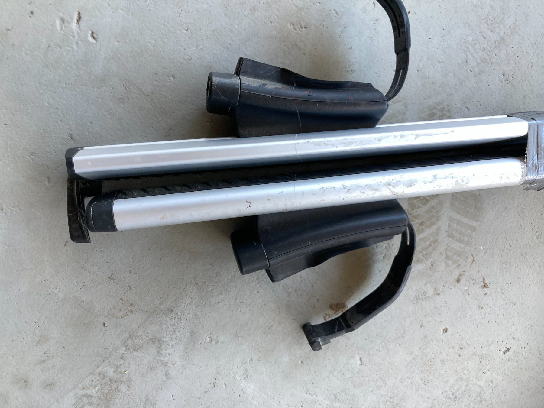 Thule Dachträger: Dachträger Jeep Cherokee 2020 Thule – Gebraucht aus Cham von WB2223 1