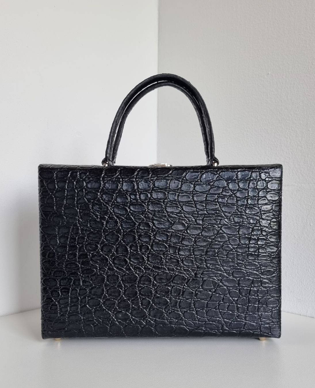 Guess Borse: Einzigartige Vintage GUESS Handtasche – Usato da Gontenschwil venduto da shop2hand 2