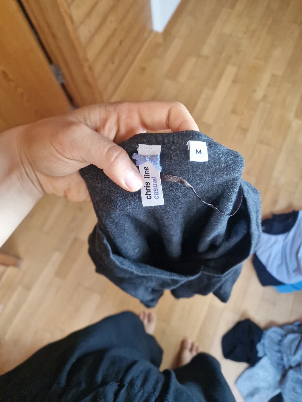Pullover & Sweatshirts: Langarmshirt – Gebraucht aus Wil SG von zeh_pck9 4